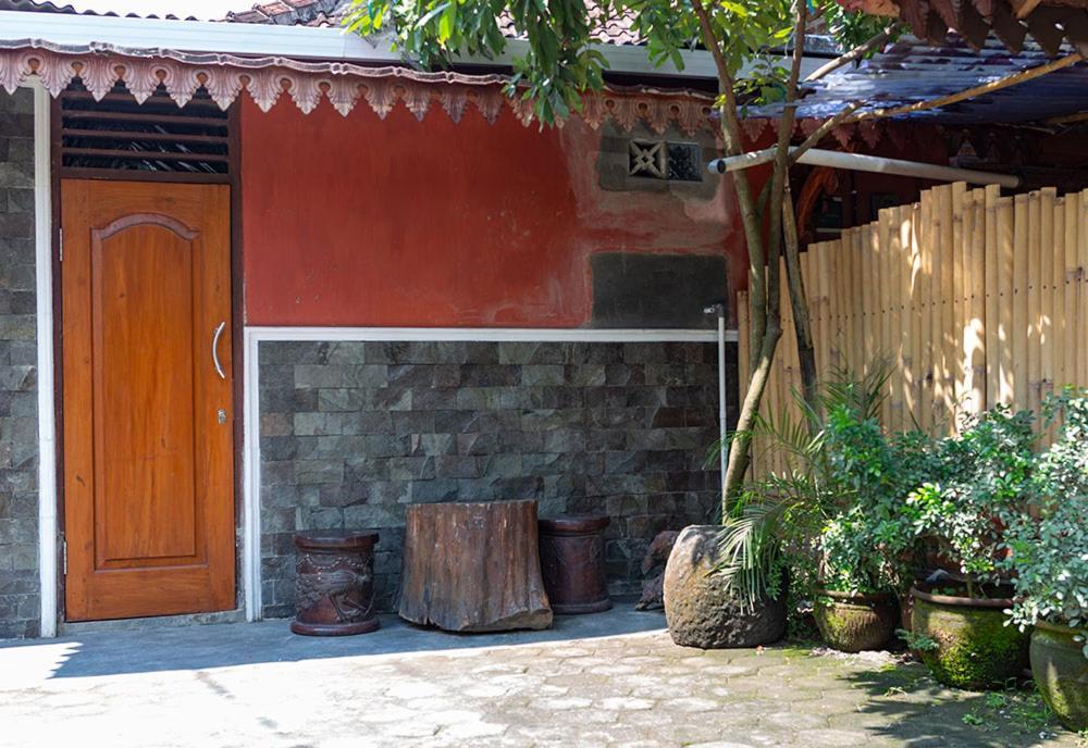 Rumah Ukhi Guest House Cebongan Zewnętrze zdjęcie