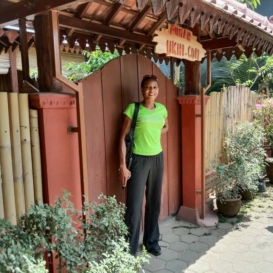 Rumah Ukhi Guest House Cebongan Zewnętrze zdjęcie