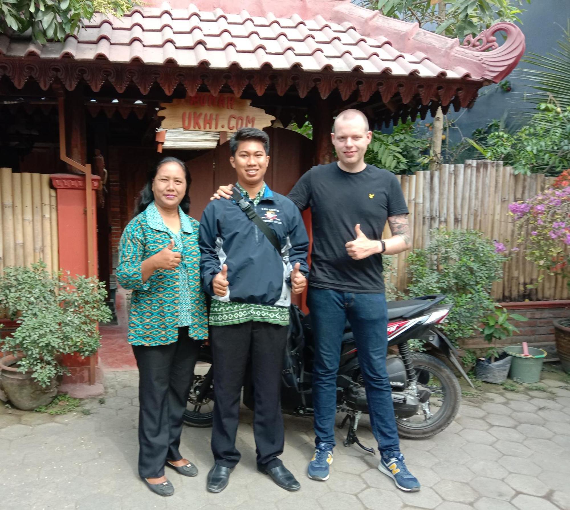 Rumah Ukhi Guest House Cebongan Zewnętrze zdjęcie