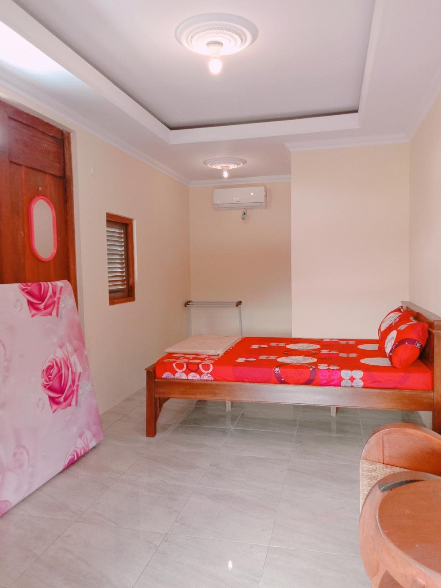 Rumah Ukhi Guest House Cebongan Zewnętrze zdjęcie