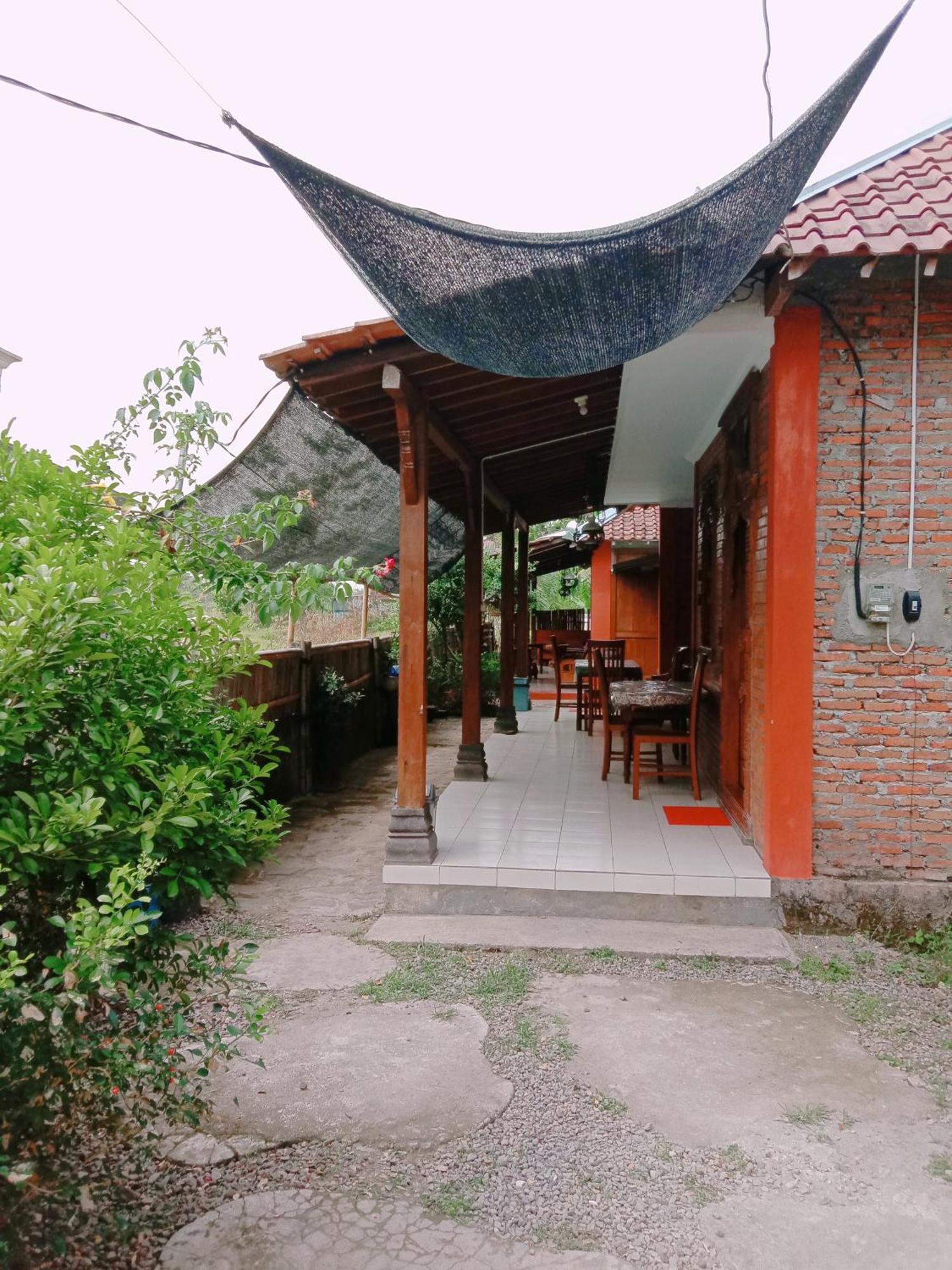 Rumah Ukhi Guest House Cebongan Zewnętrze zdjęcie