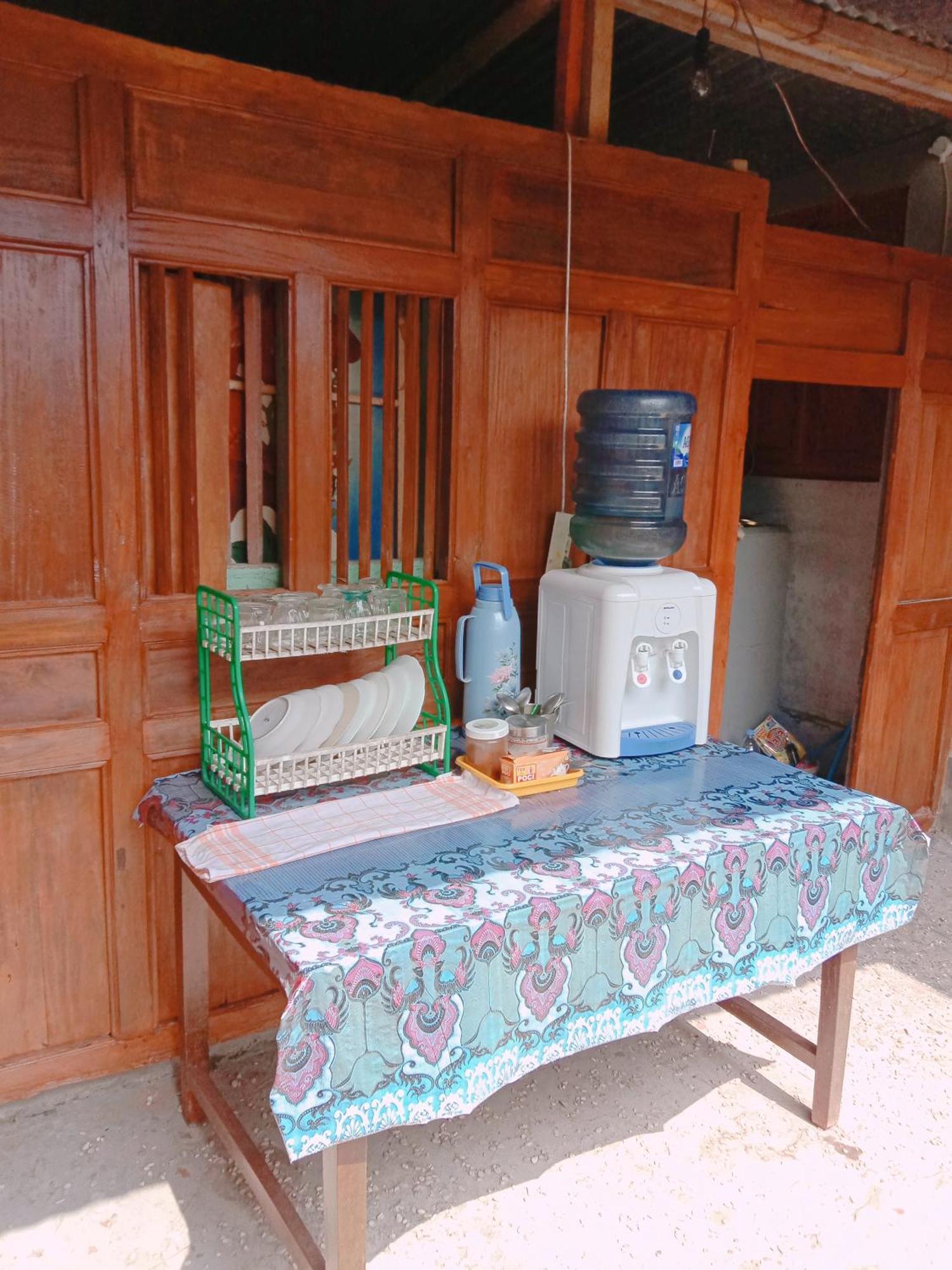 Rumah Ukhi Guest House Cebongan Zewnętrze zdjęcie