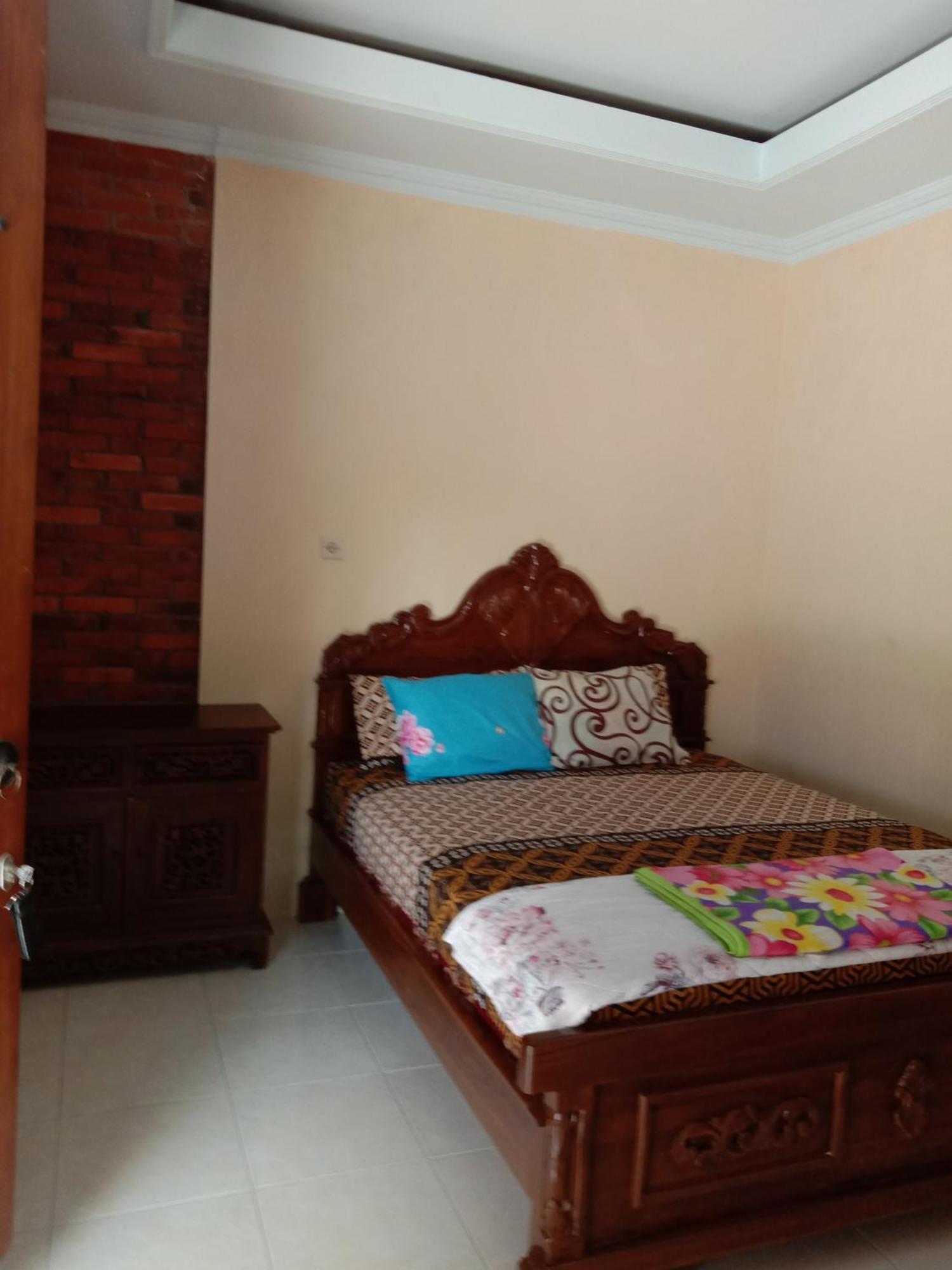 Rumah Ukhi Guest House Cebongan Zewnętrze zdjęcie