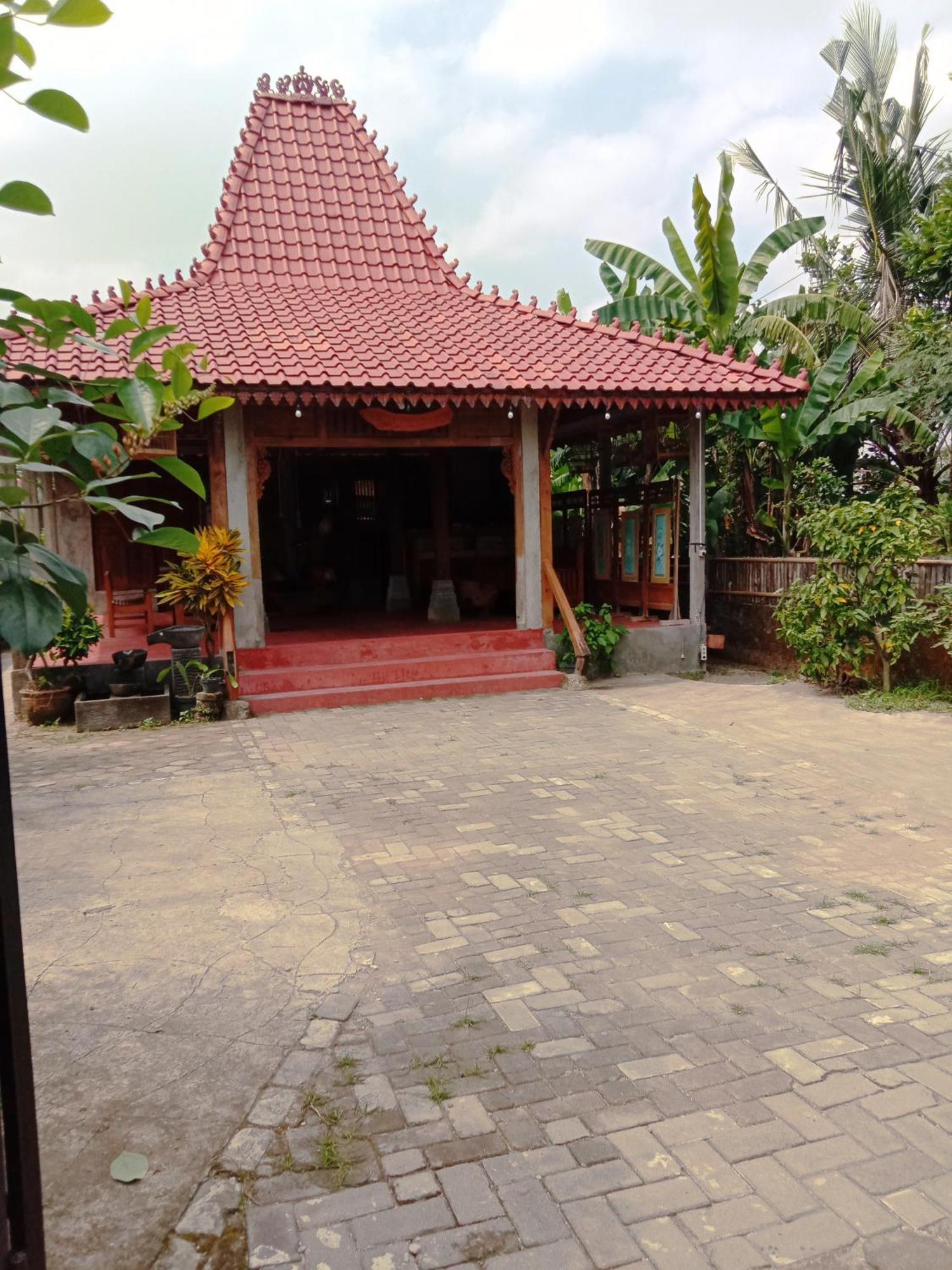 Rumah Ukhi Guest House Cebongan Zewnętrze zdjęcie