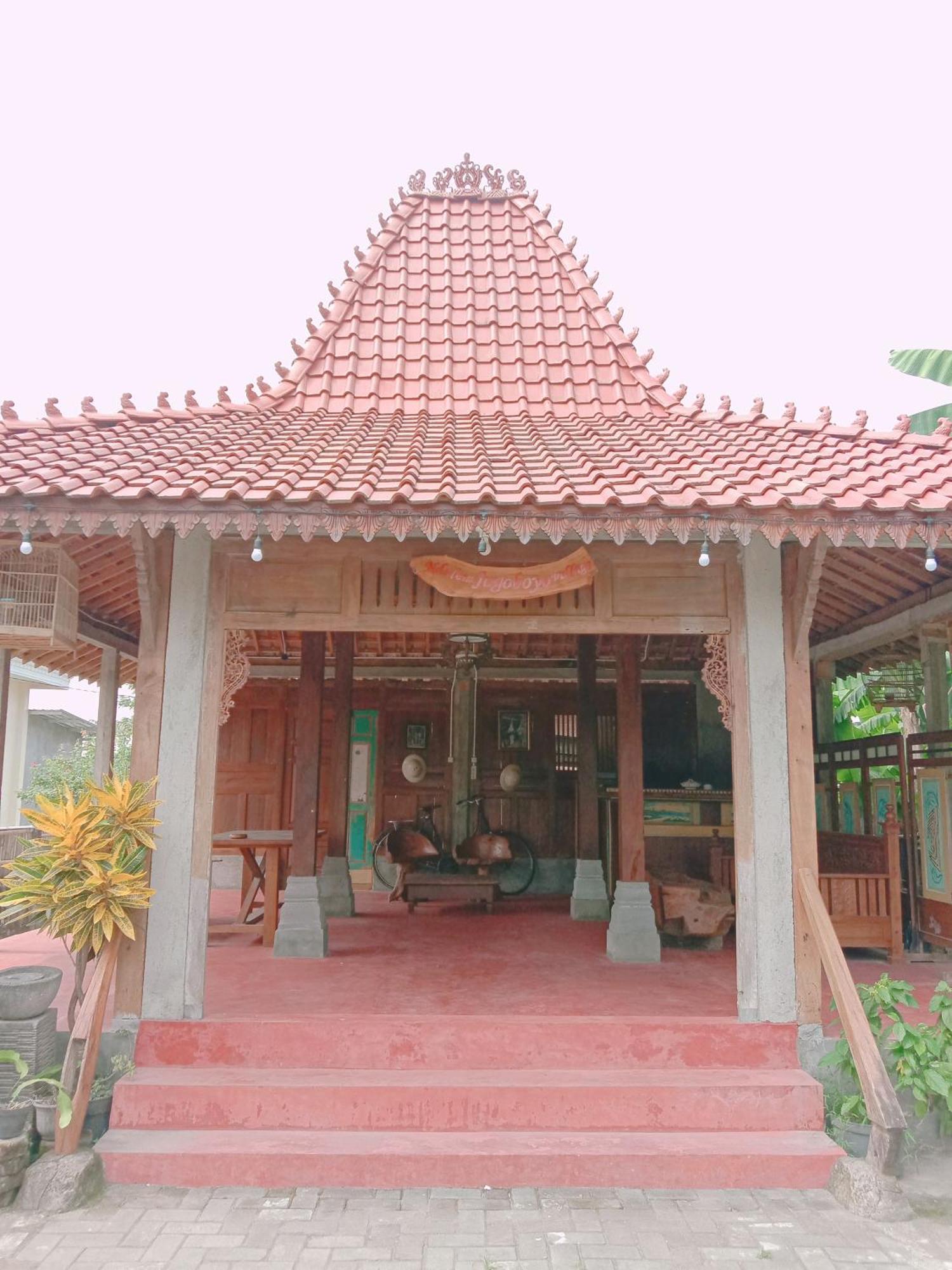Rumah Ukhi Guest House Cebongan Zewnętrze zdjęcie