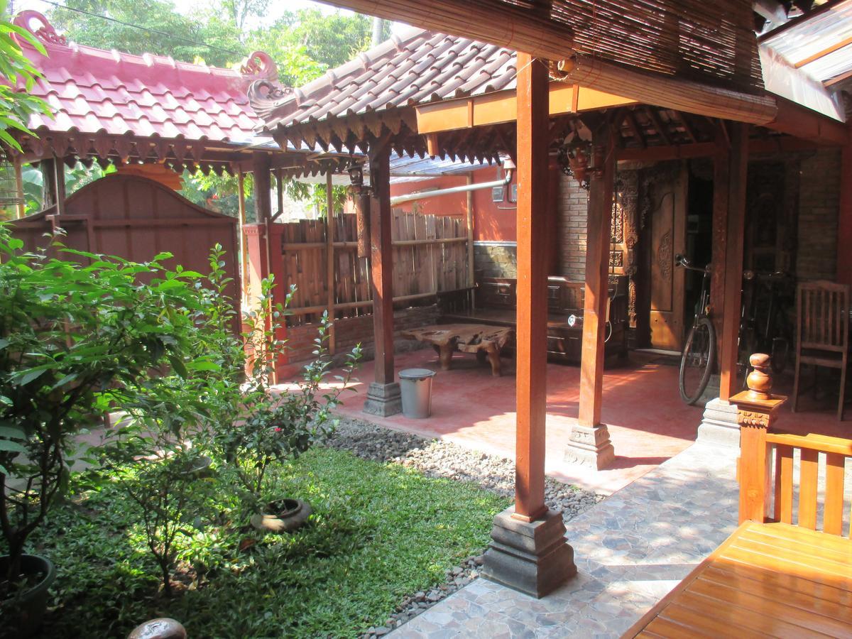 Rumah Ukhi Guest House Cebongan Zewnętrze zdjęcie