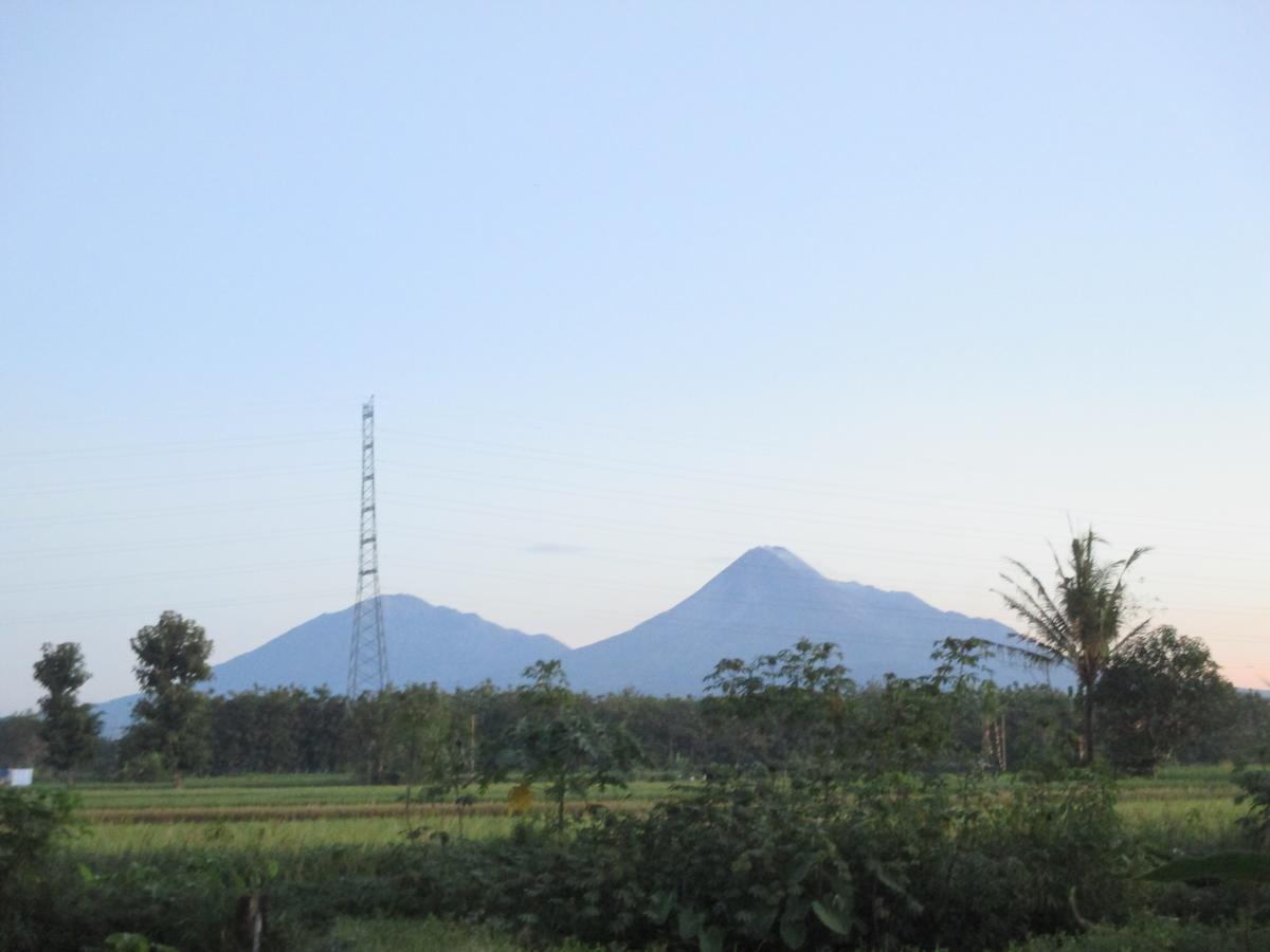 Rumah Ukhi Guest House Cebongan Zewnętrze zdjęcie
